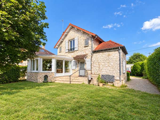 Offres de vente Maison de village Moret-Loing-et-Orvanne (77250)